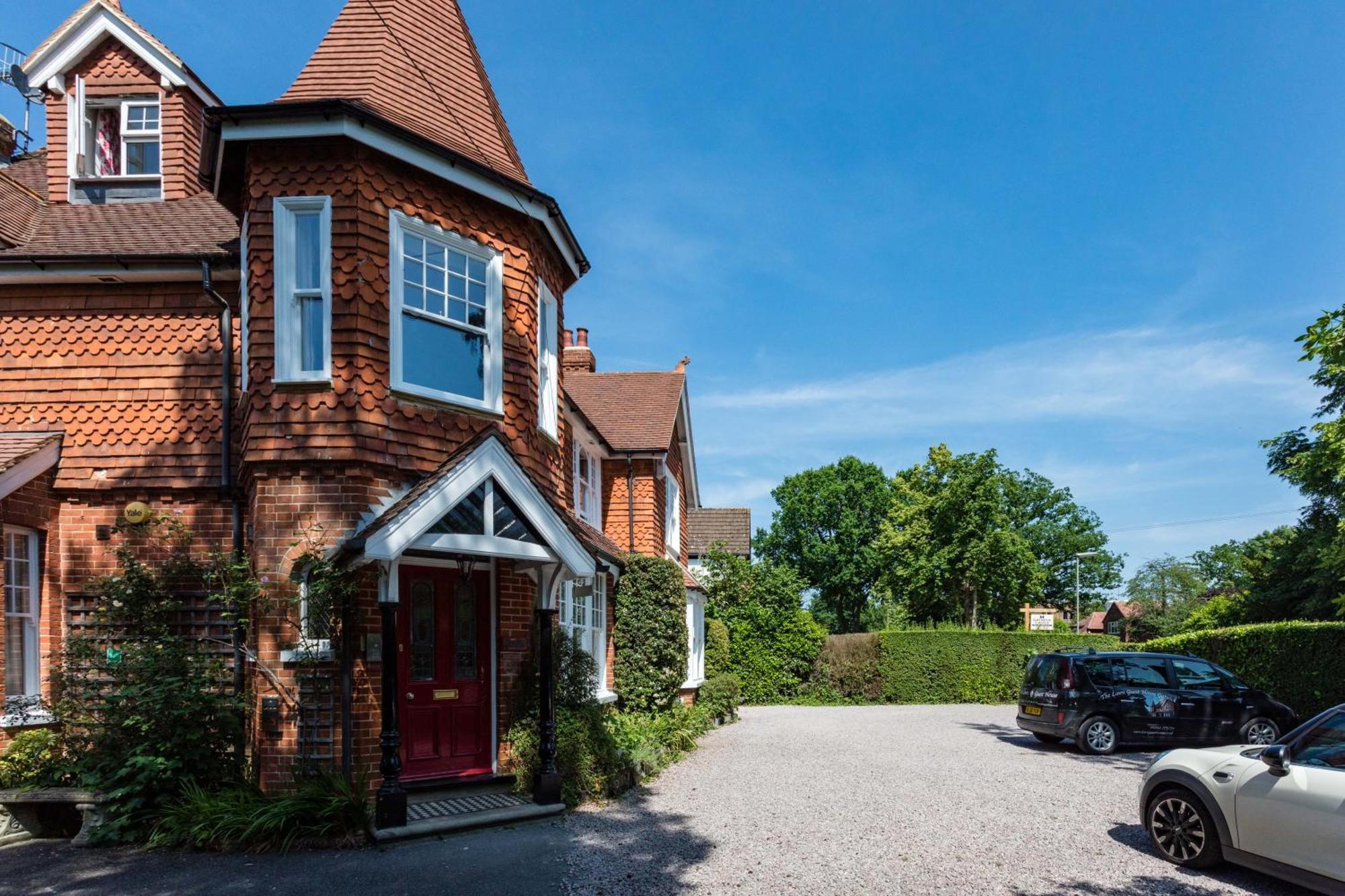 The Lawn pensión Horley Exterior foto