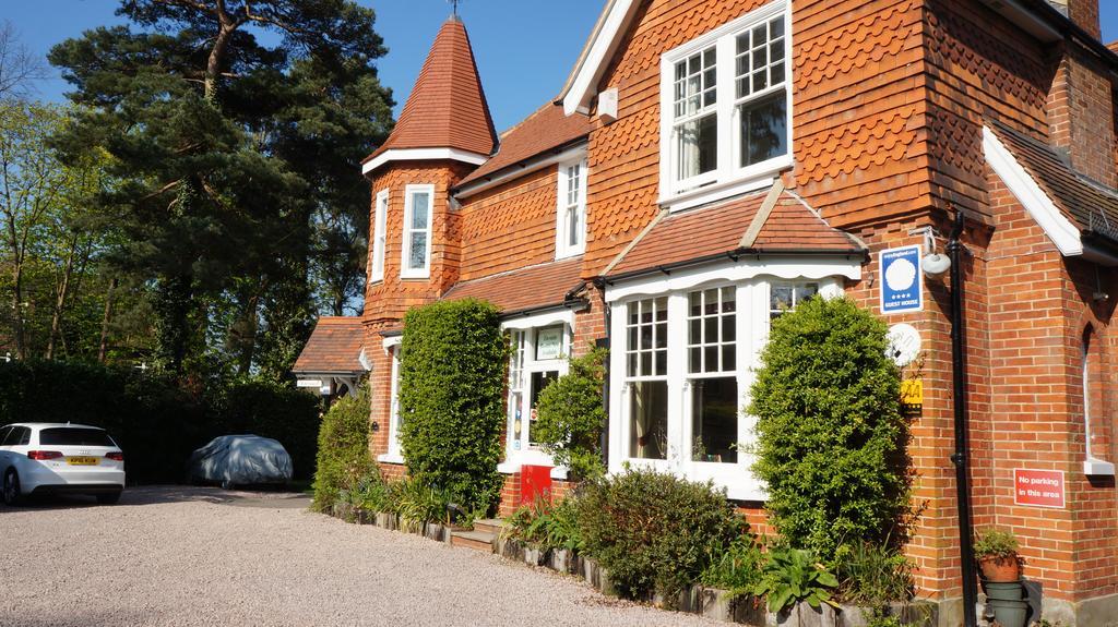 The Lawn pensión Horley Exterior foto